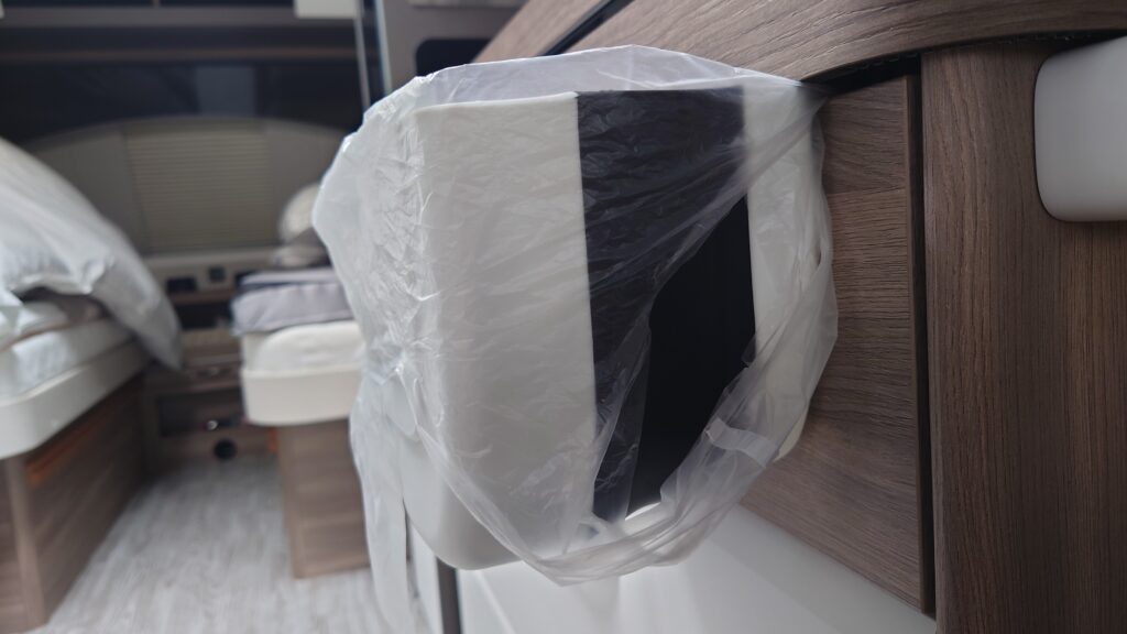ダイソー製折り畳みゴミ箱 全開の状態