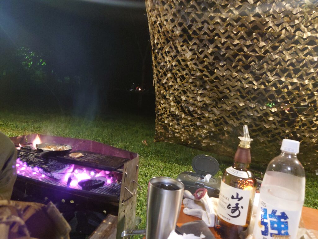 Cレールタープの下で焚火三昧