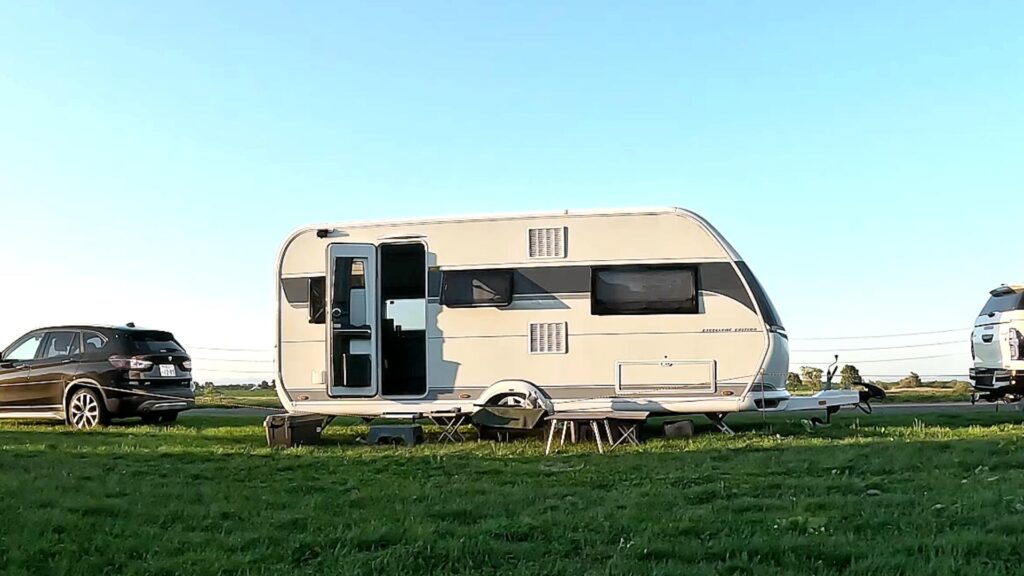 Cレールオーニングタープ設置1