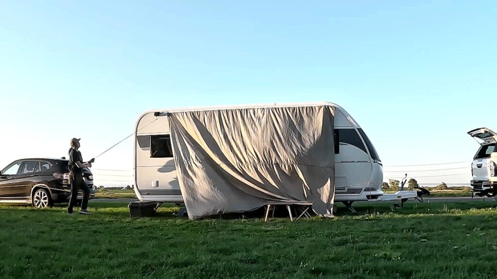 Cレールオーニングタープ設置3