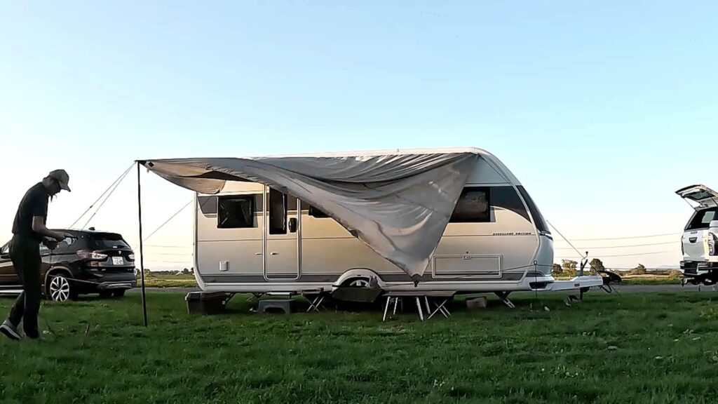 Cレールオーニングタープ設置4