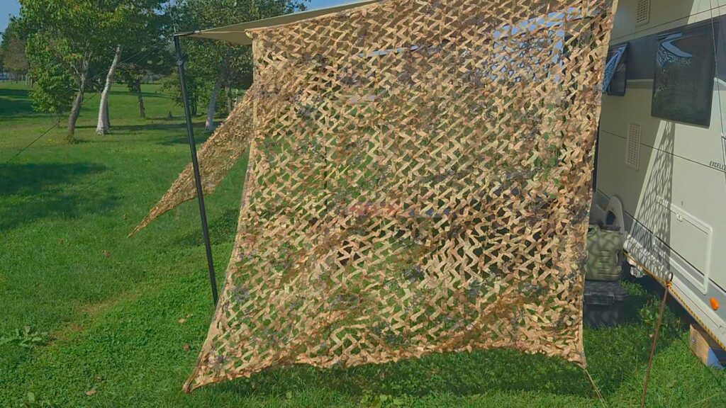 カモフラージュネットを外から見た様子