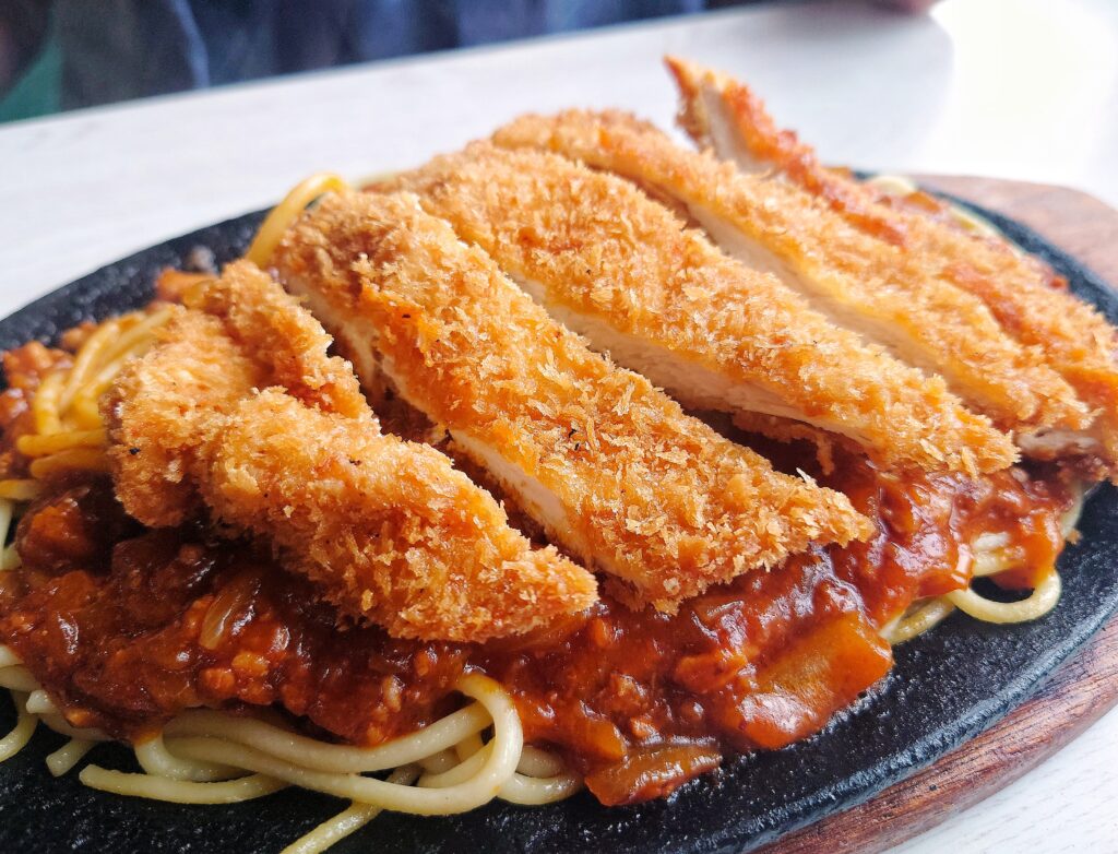 山彦のスパカツはチキンカツ