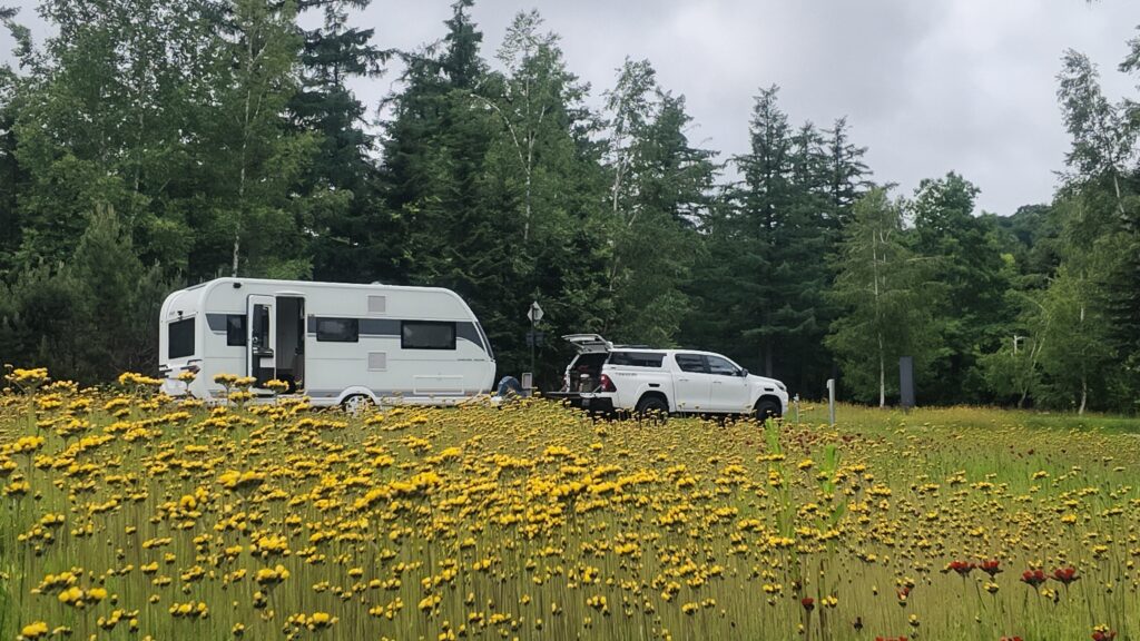 白金ビルケの有料駐車場で車中泊