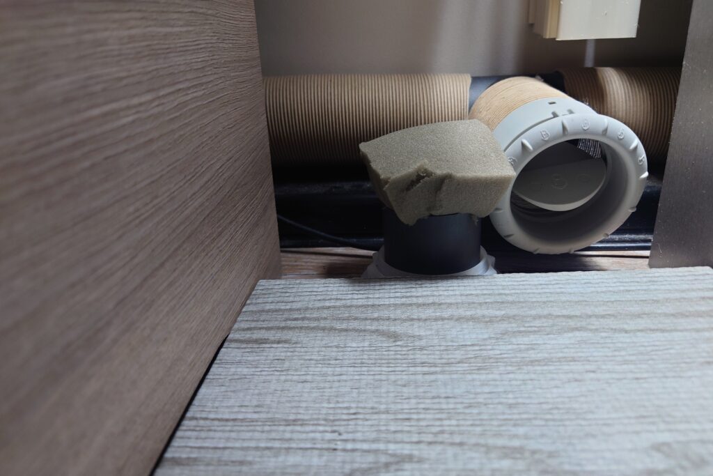 通気口にスポンジを入れた画像2